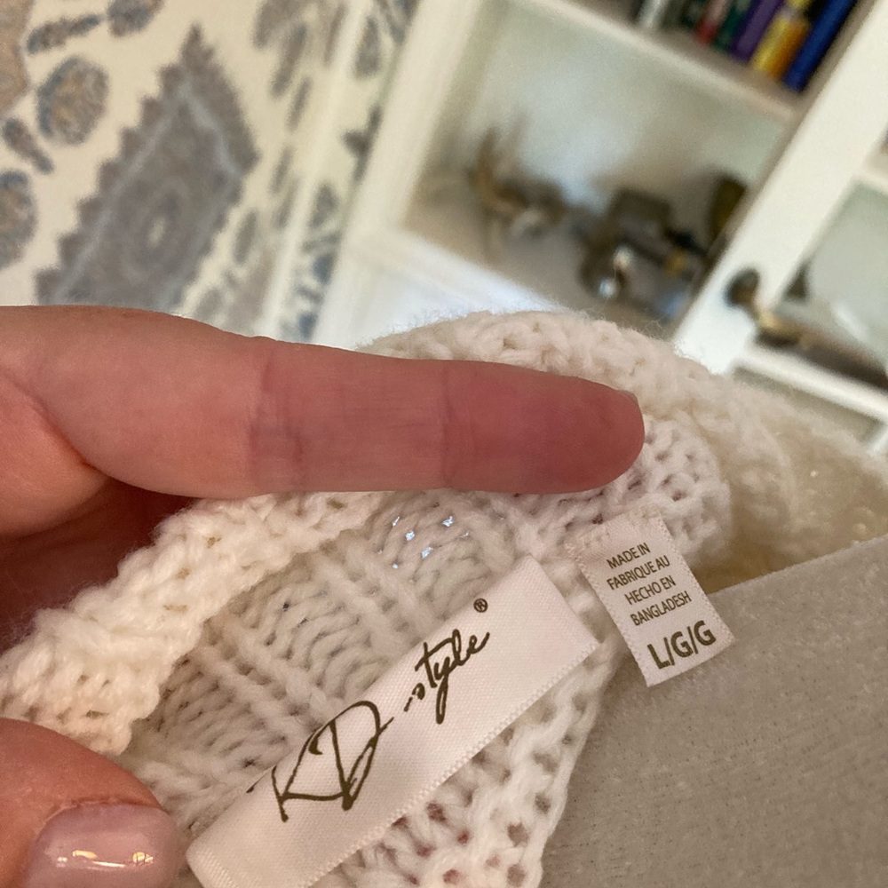 Cream Sweater - Picture 3 of 4